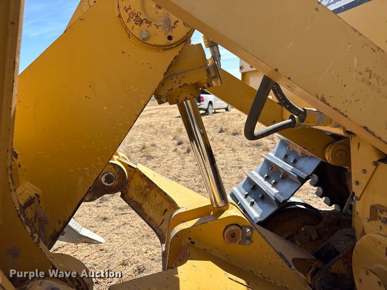 image for item NK9049 2005 Caterpillar D6R dozer