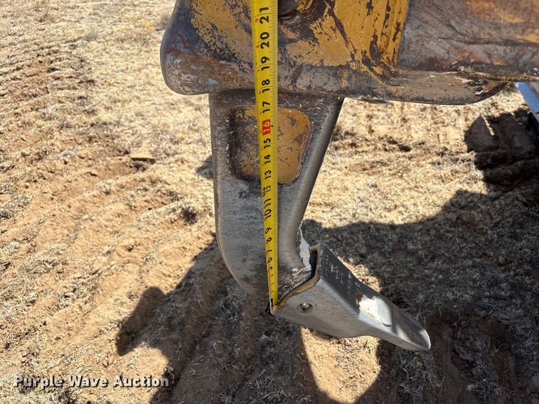 image for item NK9049 2005 Caterpillar D6R dozer