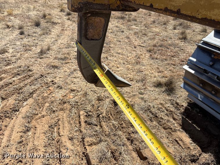 image for item NK9049 2005 Caterpillar D6R dozer