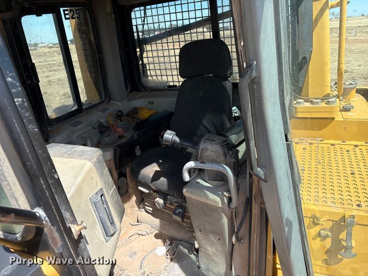 image for item NK9049 2005 Caterpillar D6R dozer