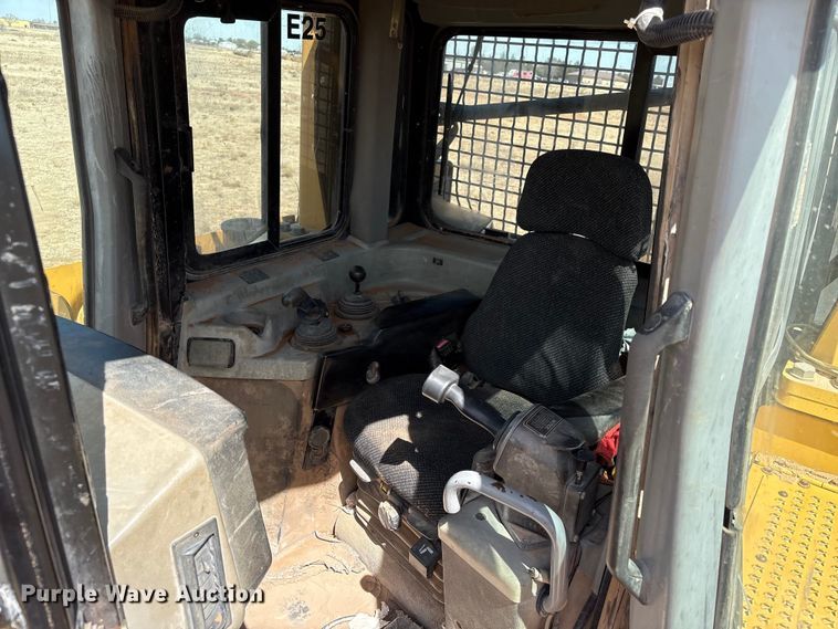 image for item NK9049 2005 Caterpillar D6R dozer