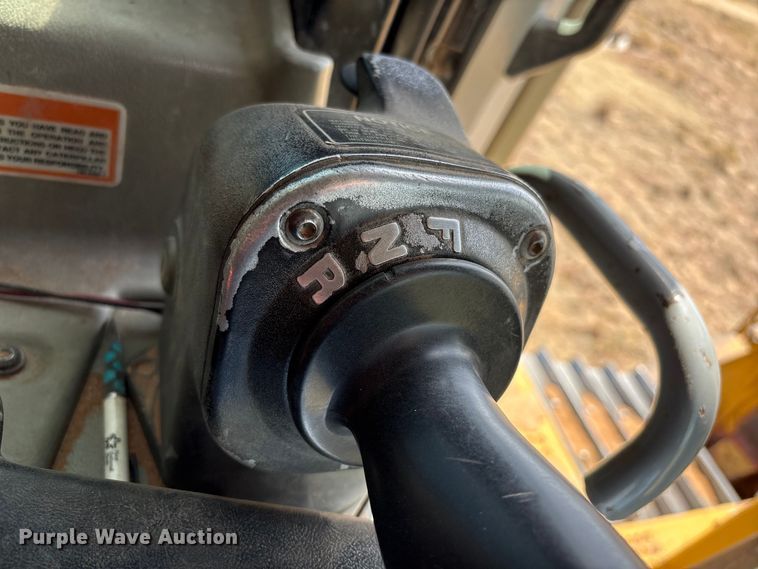 image for item NK9049 2005 Caterpillar D6R dozer