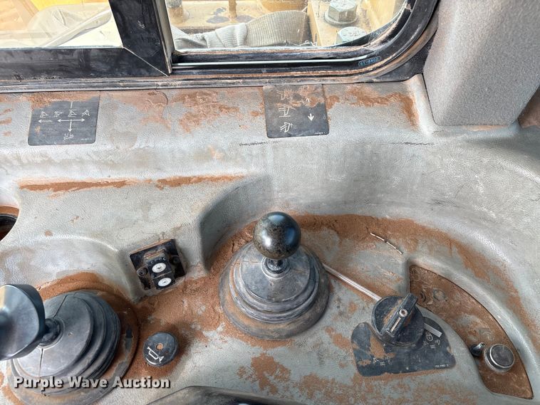 image for item NK9049 2005 Caterpillar D6R dozer