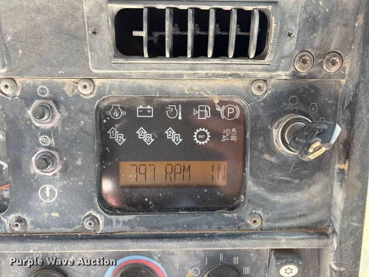 image for item NK9049 2005 Caterpillar D6R dozer