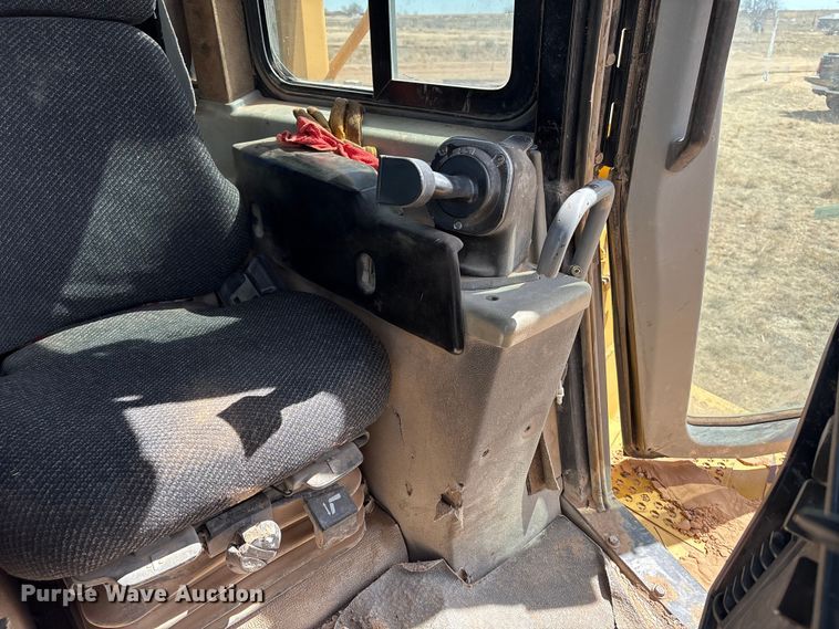 image for item NK9049 2005 Caterpillar D6R dozer