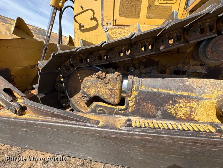 image for item NK9049 2005 Caterpillar D6R dozer