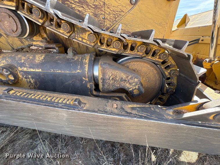 image for item NK9049 2005 Caterpillar D6R dozer