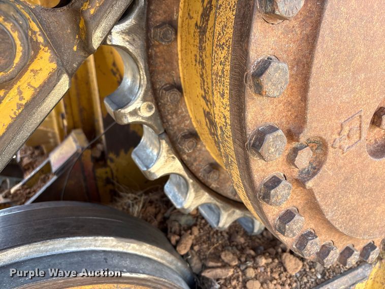 image for item NK9049 2005 Caterpillar D6R dozer