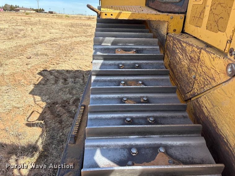 image for item NK9049 2005 Caterpillar D6R dozer