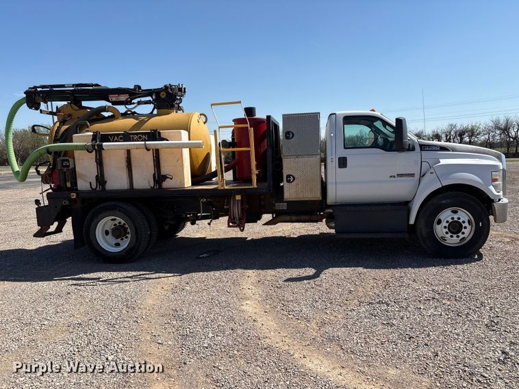 image for item NK9102 2017 Ford F750 Super Duty hydrovac truck