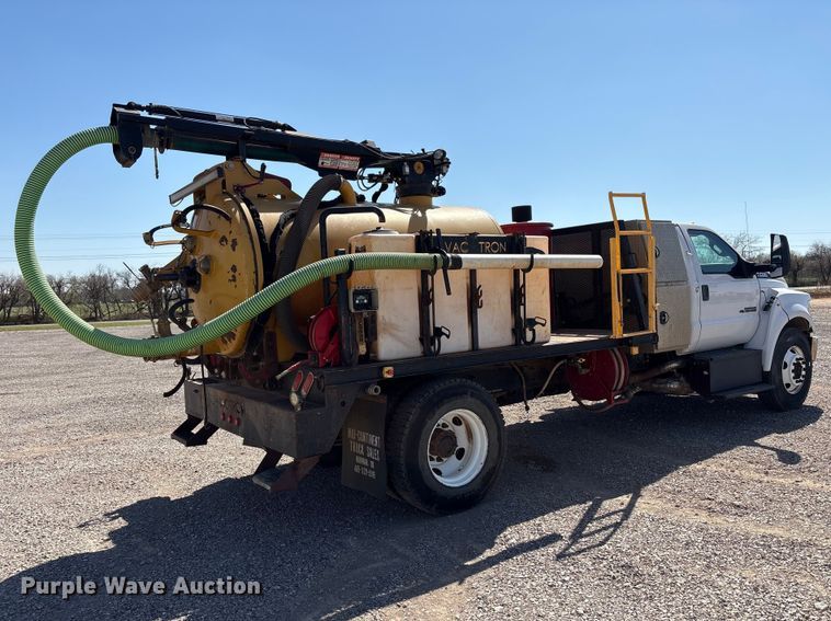 image for item NK9102 2017 Ford F750 Super Duty hydrovac truck