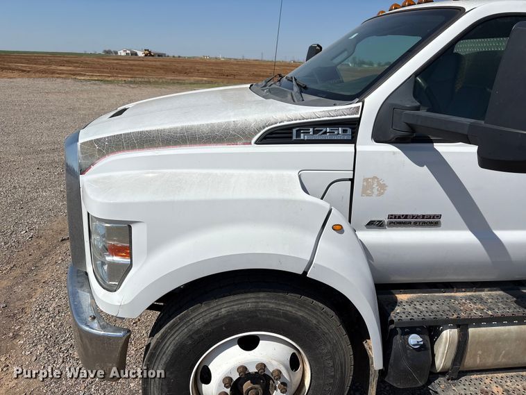 image for item NK9102 2017 Ford F750 Super Duty hydrovac truck