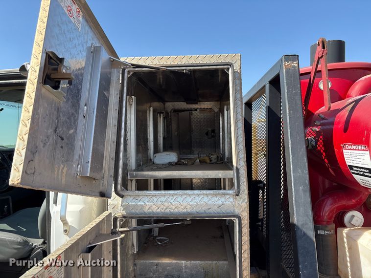 image for item NK9102 2017 Ford F750 Super Duty hydrovac truck