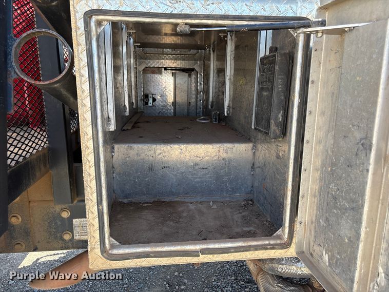 image for item NK9102 2017 Ford F750 Super Duty hydrovac truck