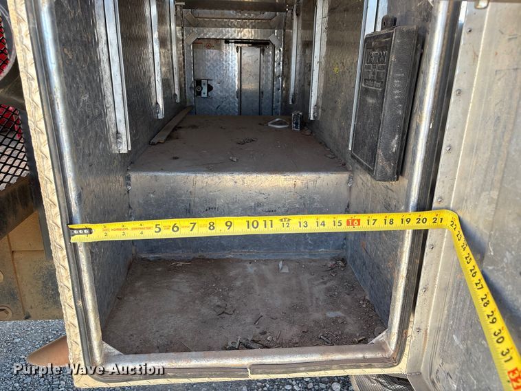 image for item NK9102 2017 Ford F750 Super Duty hydrovac truck