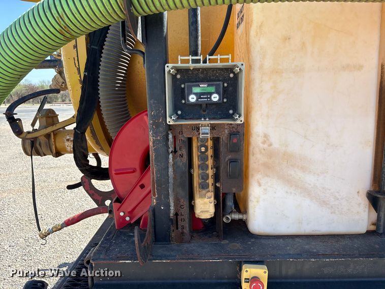 image for item NK9102 2017 Ford F750 Super Duty hydrovac truck