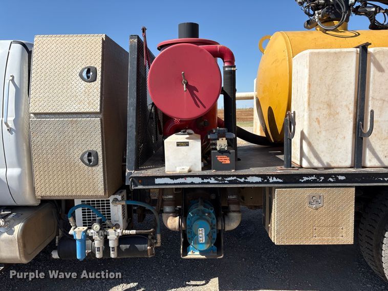 image for item NK9102 2017 Ford F750 Super Duty hydrovac truck