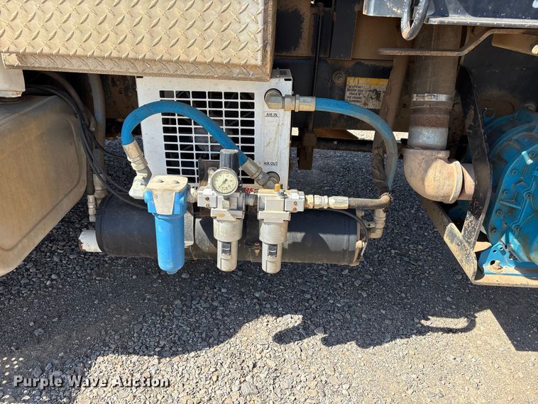 image for item NK9102 2017 Ford F750 Super Duty hydrovac truck