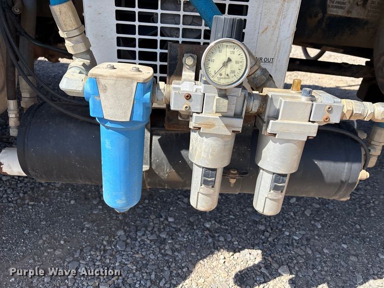 image for item NK9102 2017 Ford F750 Super Duty hydrovac truck