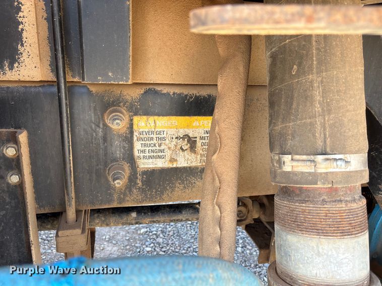 image for item NK9102 2017 Ford F750 Super Duty hydrovac truck