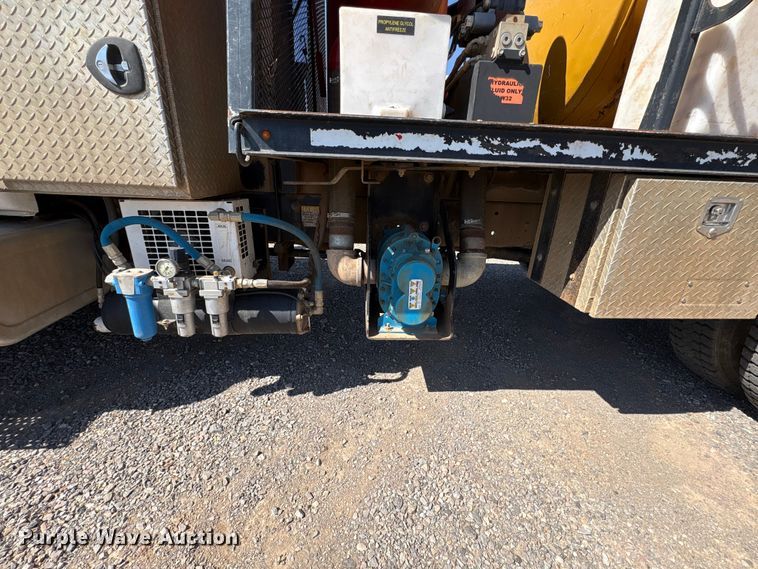 image for item NK9102 2017 Ford F750 Super Duty hydrovac truck