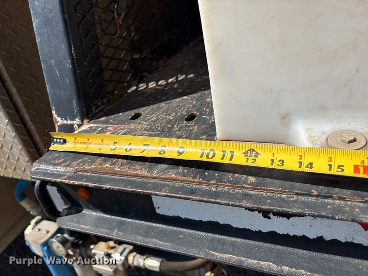 image for item NK9102 2017 Ford F750 Super Duty hydrovac truck