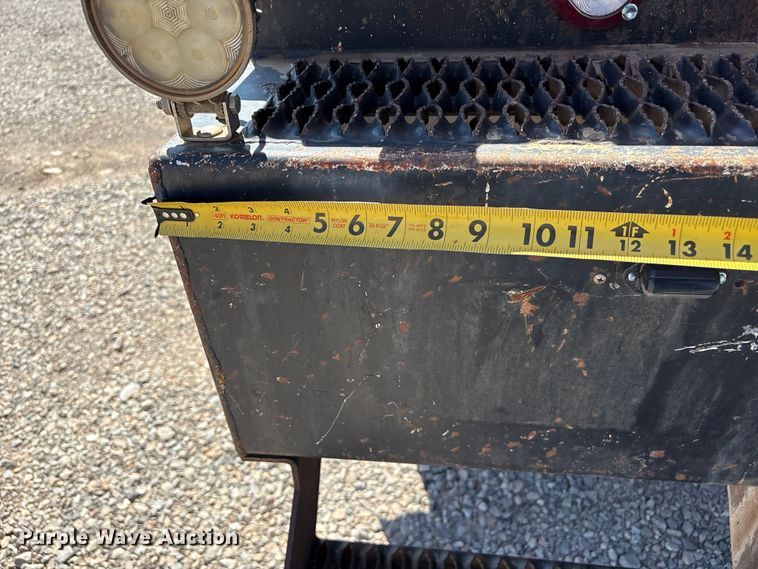 image for item NK9102 2017 Ford F750 Super Duty hydrovac truck