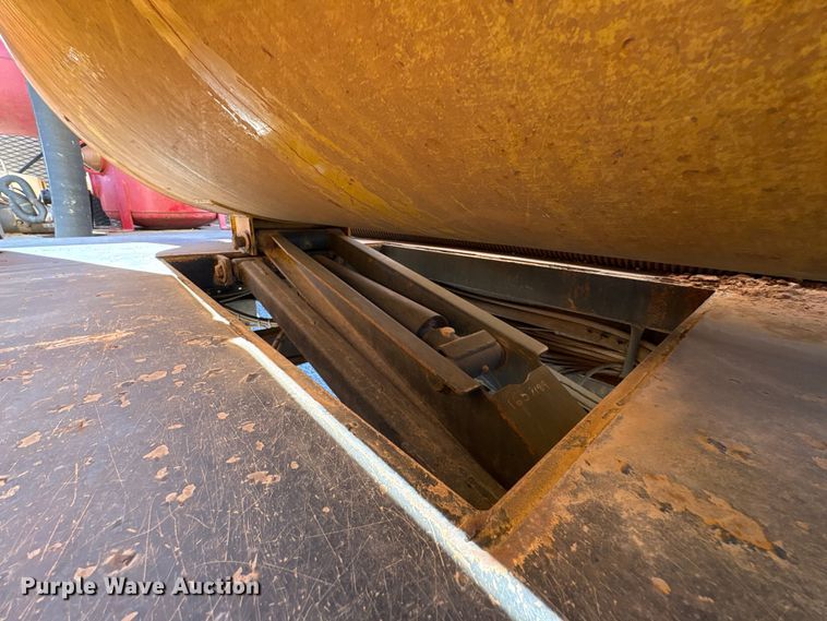 image for item NK9102 2017 Ford F750 Super Duty hydrovac truck