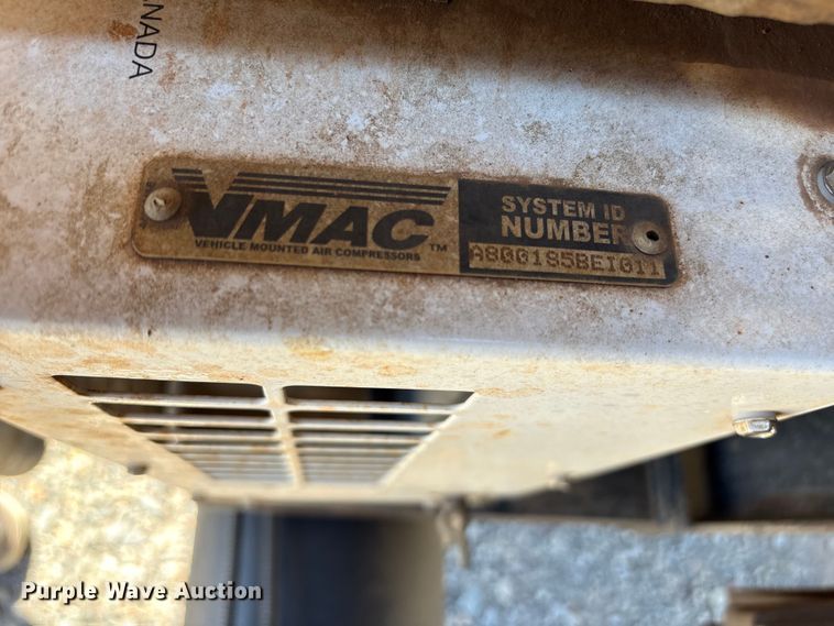 image for item NK9102 2017 Ford F750 Super Duty hydrovac truck