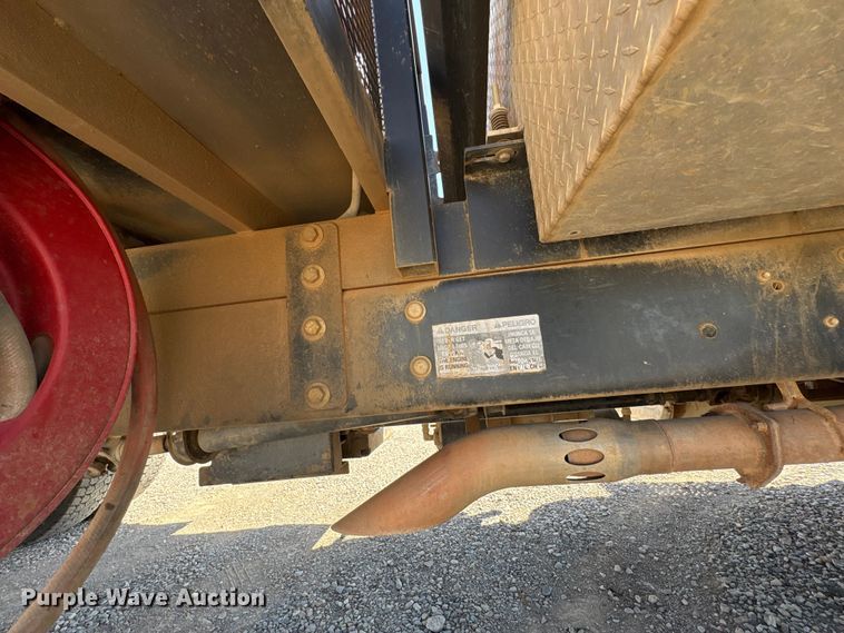 image for item NK9102 2017 Ford F750 Super Duty hydrovac truck