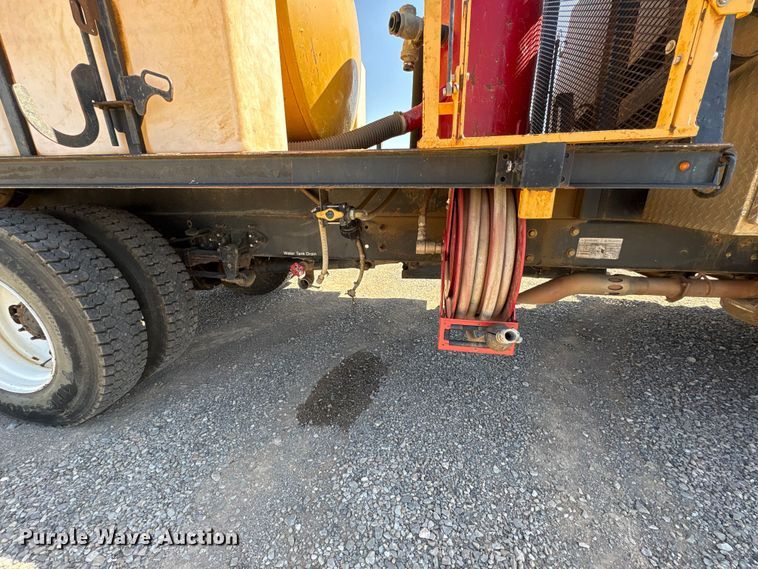 image for item NK9102 2017 Ford F750 Super Duty hydrovac truck