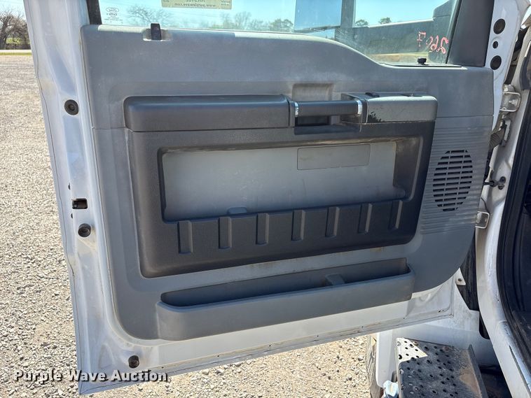 image for item NK9102 2017 Ford F750 Super Duty hydrovac truck
