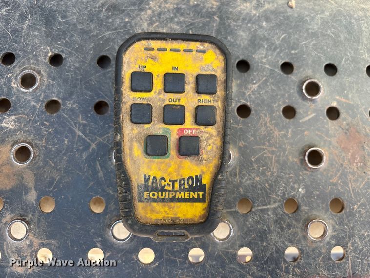 image for item NK9102 2017 Ford F750 Super Duty hydrovac truck