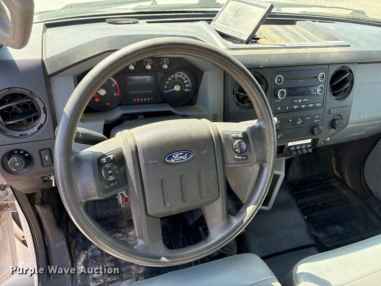 image for item NK9102 2017 Ford F750 Super Duty hydrovac truck