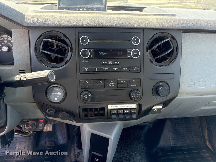 image for item NK9102 2017 Ford F750 Super Duty hydrovac truck