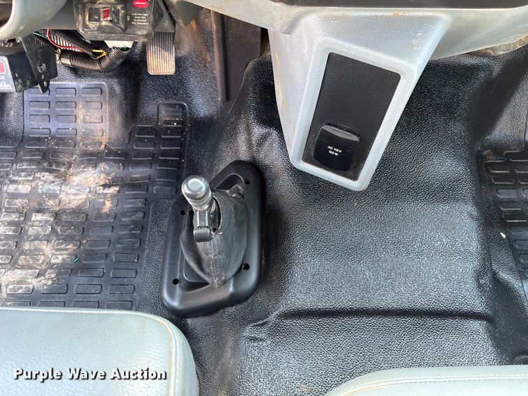 image for item NK9102 2017 Ford F750 Super Duty hydrovac truck