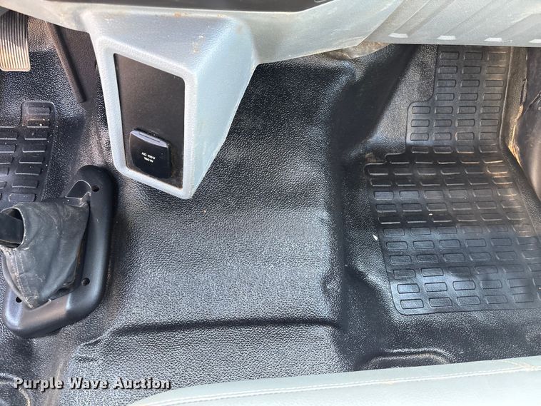 image for item NK9102 2017 Ford F750 Super Duty hydrovac truck