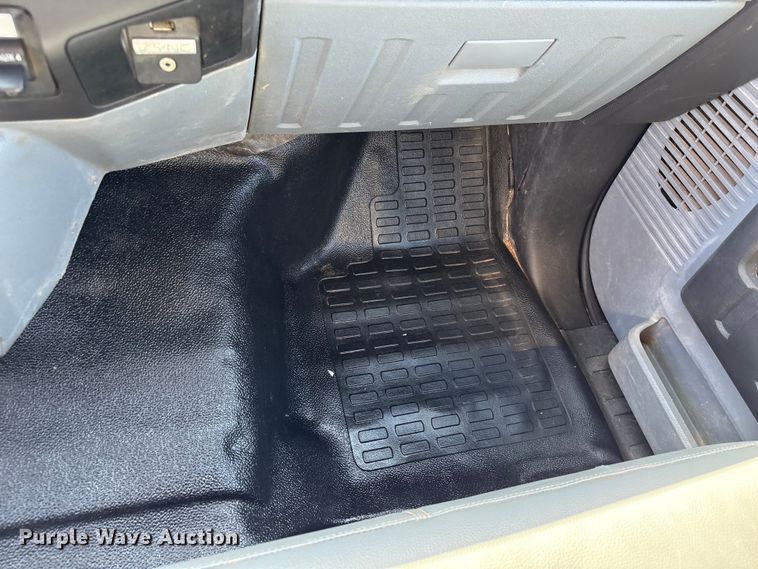 image for item NK9102 2017 Ford F750 Super Duty hydrovac truck