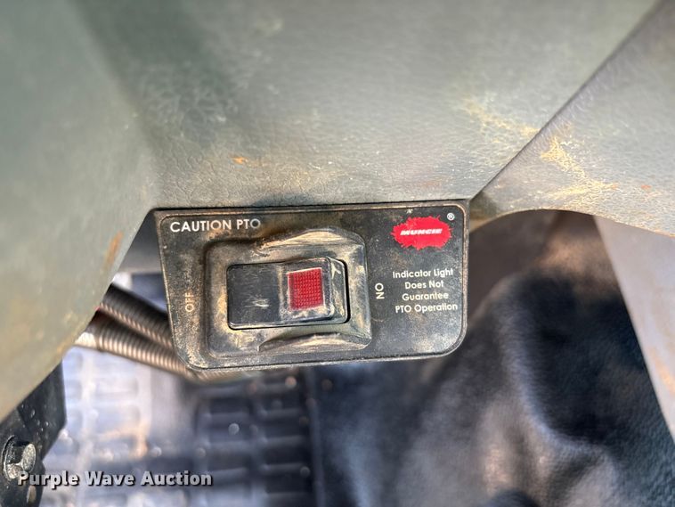 image for item NK9102 2017 Ford F750 Super Duty hydrovac truck