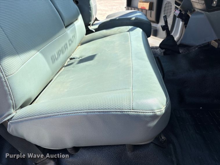 image for item NK9102 2017 Ford F750 Super Duty hydrovac truck