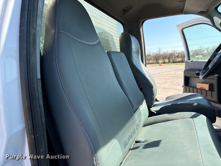 image for item NK9102 2017 Ford F750 Super Duty hydrovac truck