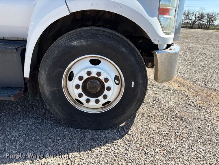 image for item NK9102 2017 Ford F750 Super Duty hydrovac truck
