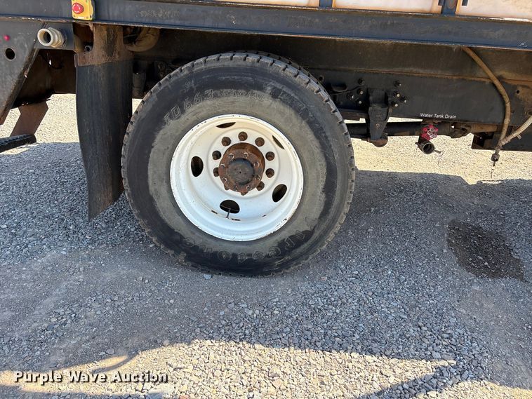 image for item NK9102 2017 Ford F750 Super Duty hydrovac truck