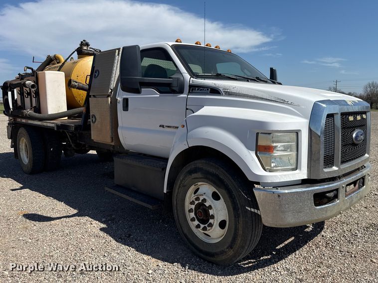 image for item NK9103 2017 Ford F750 Super Duty hydrovac truck