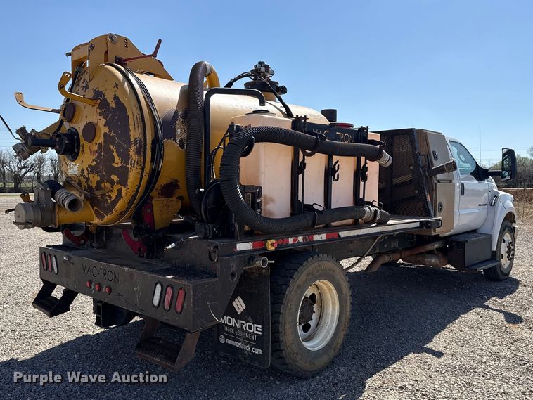 image for item NK9103 2017 Ford F750 Super Duty hydrovac truck