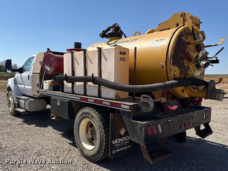 image for item NK9103 2017 Ford F750 Super Duty hydrovac truck
