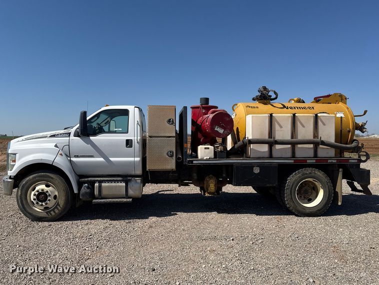 image for item NK9103 2017 Ford F750 Super Duty hydrovac truck