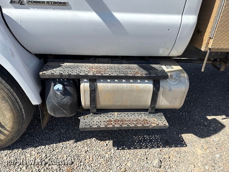 image for item NK9103 2017 Ford F750 Super Duty hydrovac truck