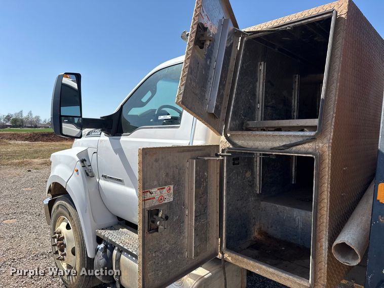 image for item NK9103 2017 Ford F750 Super Duty hydrovac truck