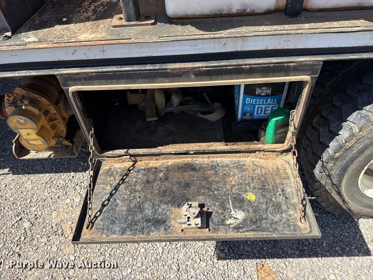 image for item NK9103 2017 Ford F750 Super Duty hydrovac truck